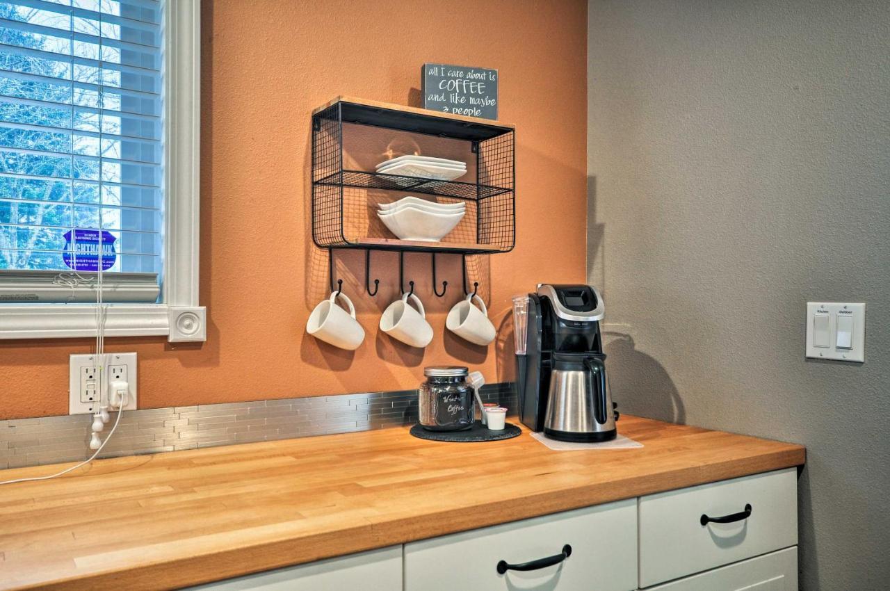 הוילה Boring Cute And Cozy Pdx Area Townhouse 31 Mi To Mt Hood! מראה חיצוני תמונה